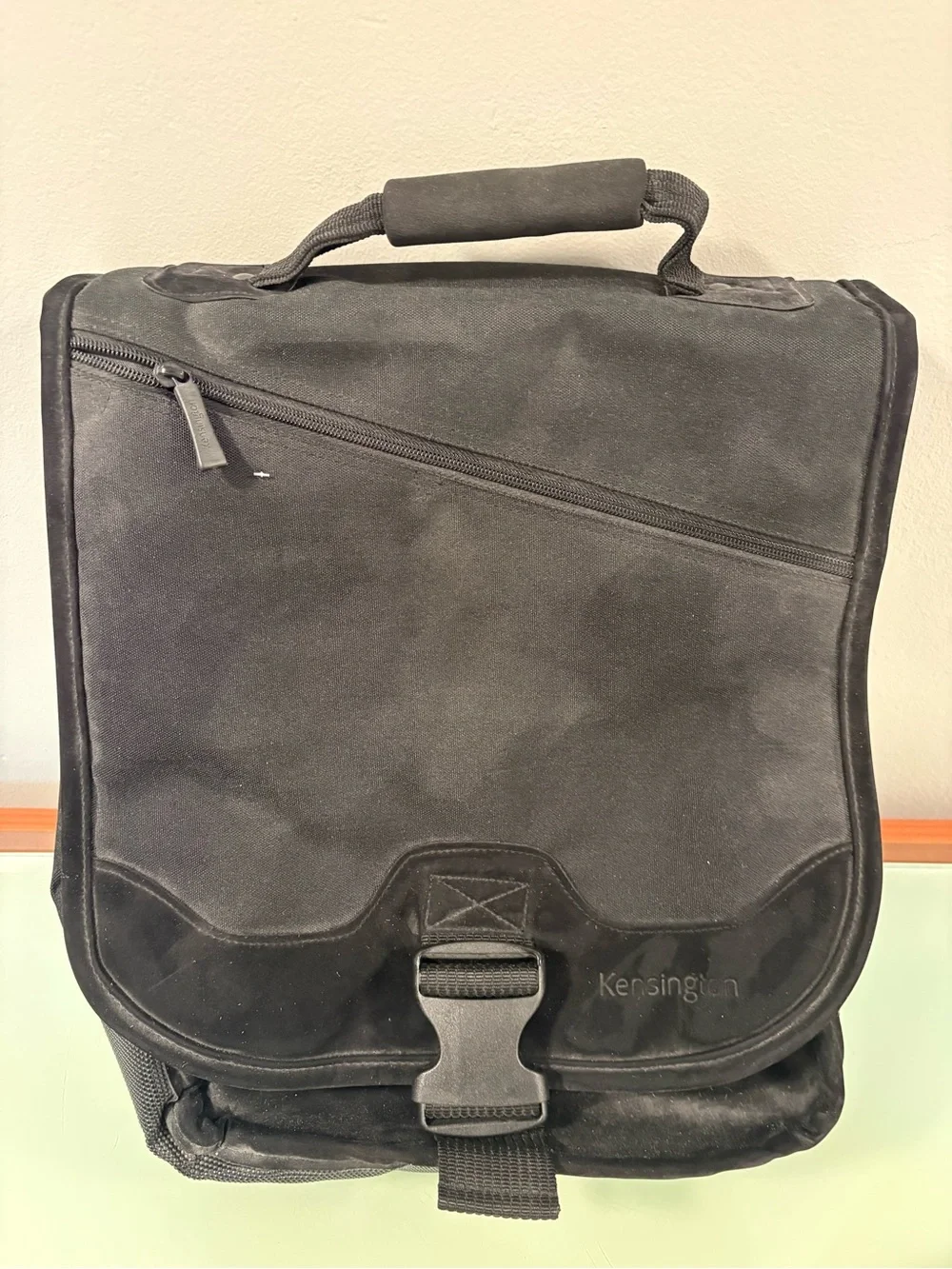 Black Men’s Messenger Bag